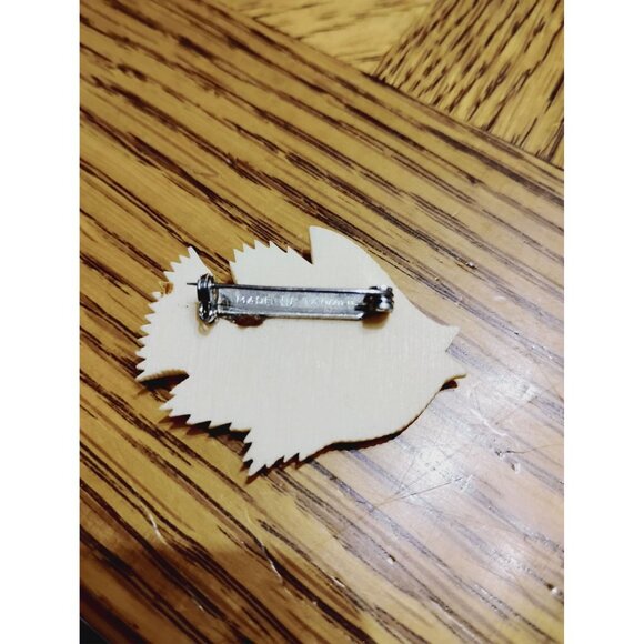 Hand carved bone fish brooch vintage J-22 - Picture 2 of 4